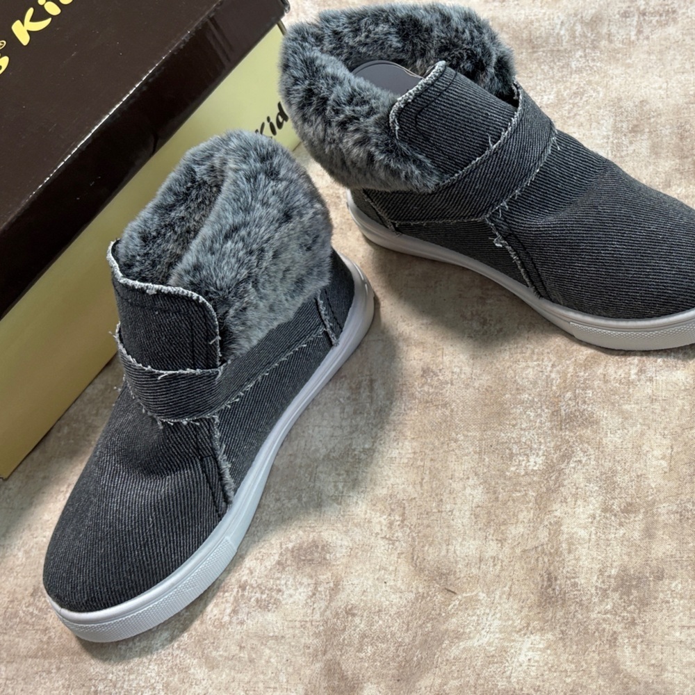 Outwoods Kids Charcoal Fur Boots - Picture 2 of 2